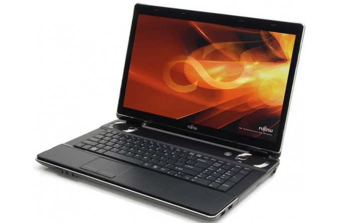 Ноутбук Fujitsu LIFEBOOK NH751 фото 1