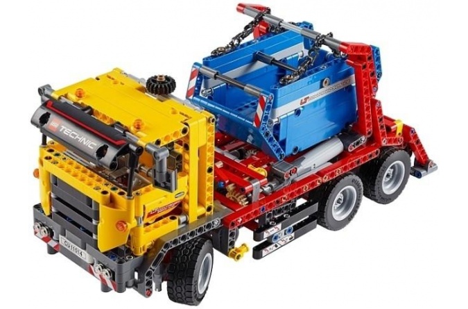 Конструктор LEGO Technic Контейнеровоз 42024 фото 3