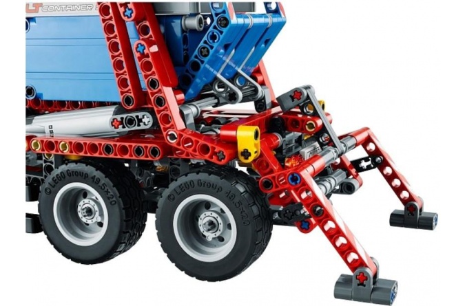 Конструктор LEGO Technic Контейнеровоз 42024 фото 4